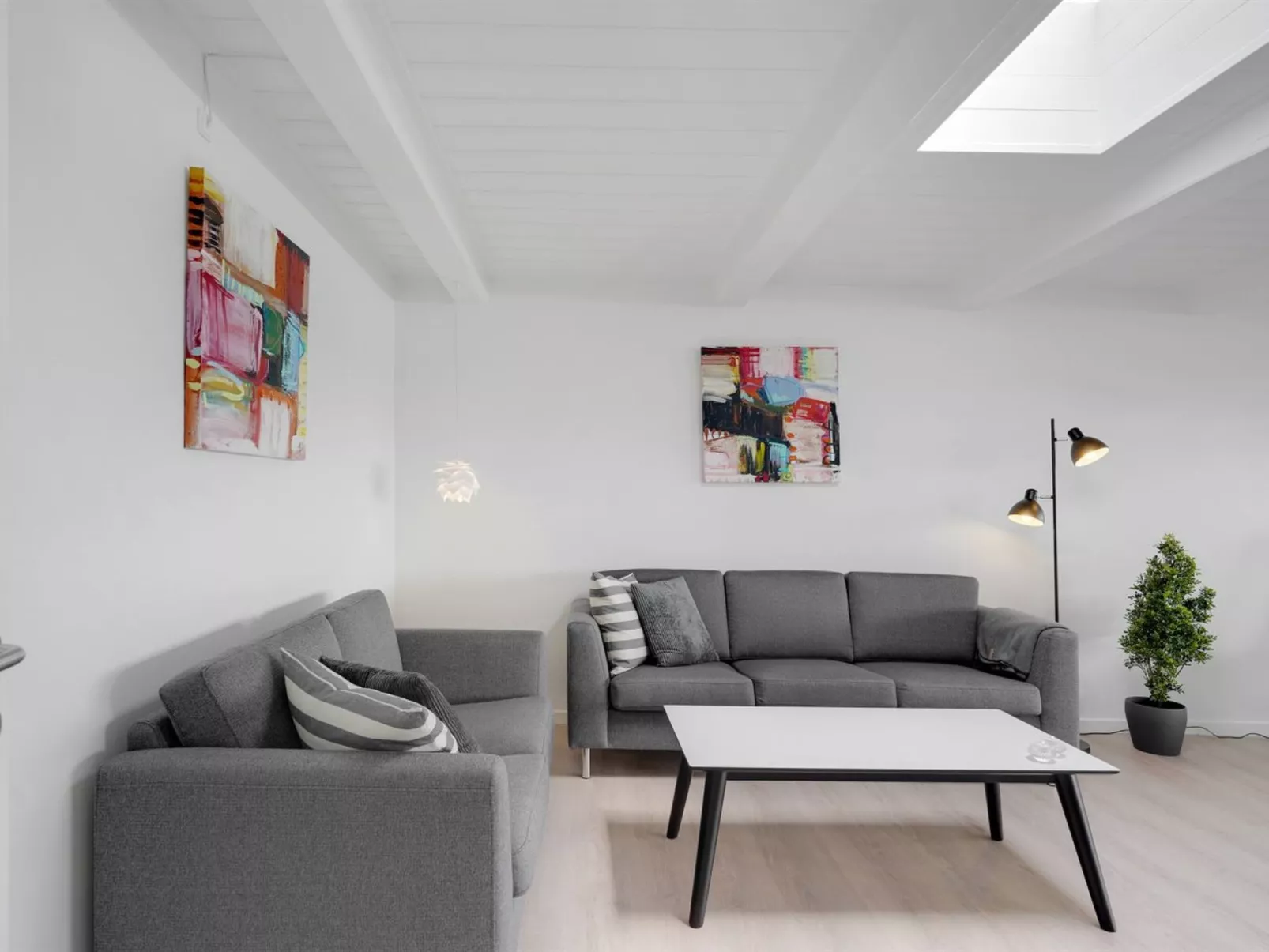 "Constance" - 50m from the sea-Binnen