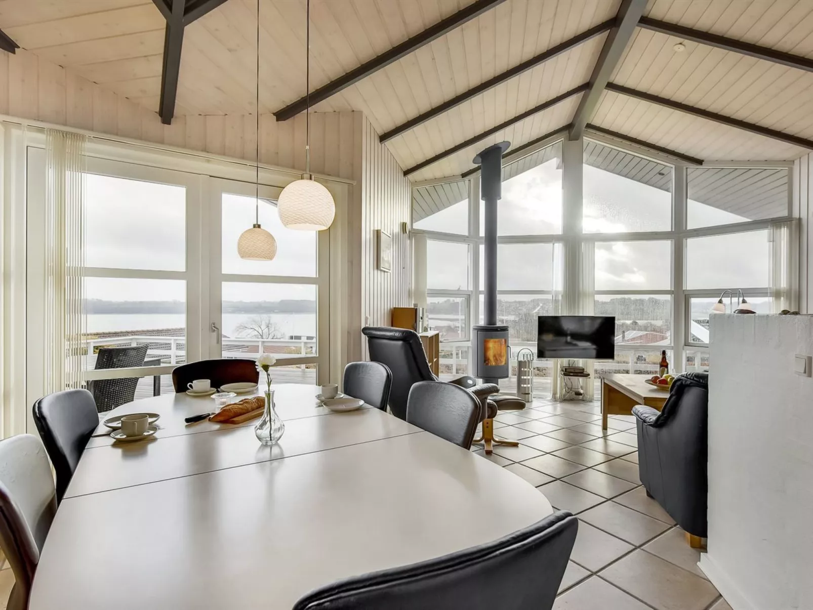 "Maj" - 150m from the sea-Binnen