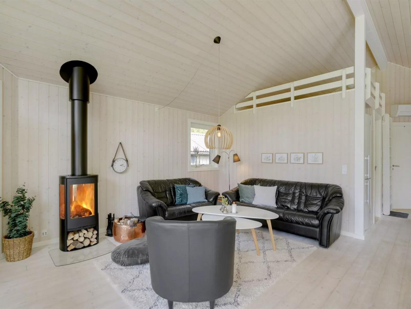 "Elevine" - 300m to the fjord-Binnen