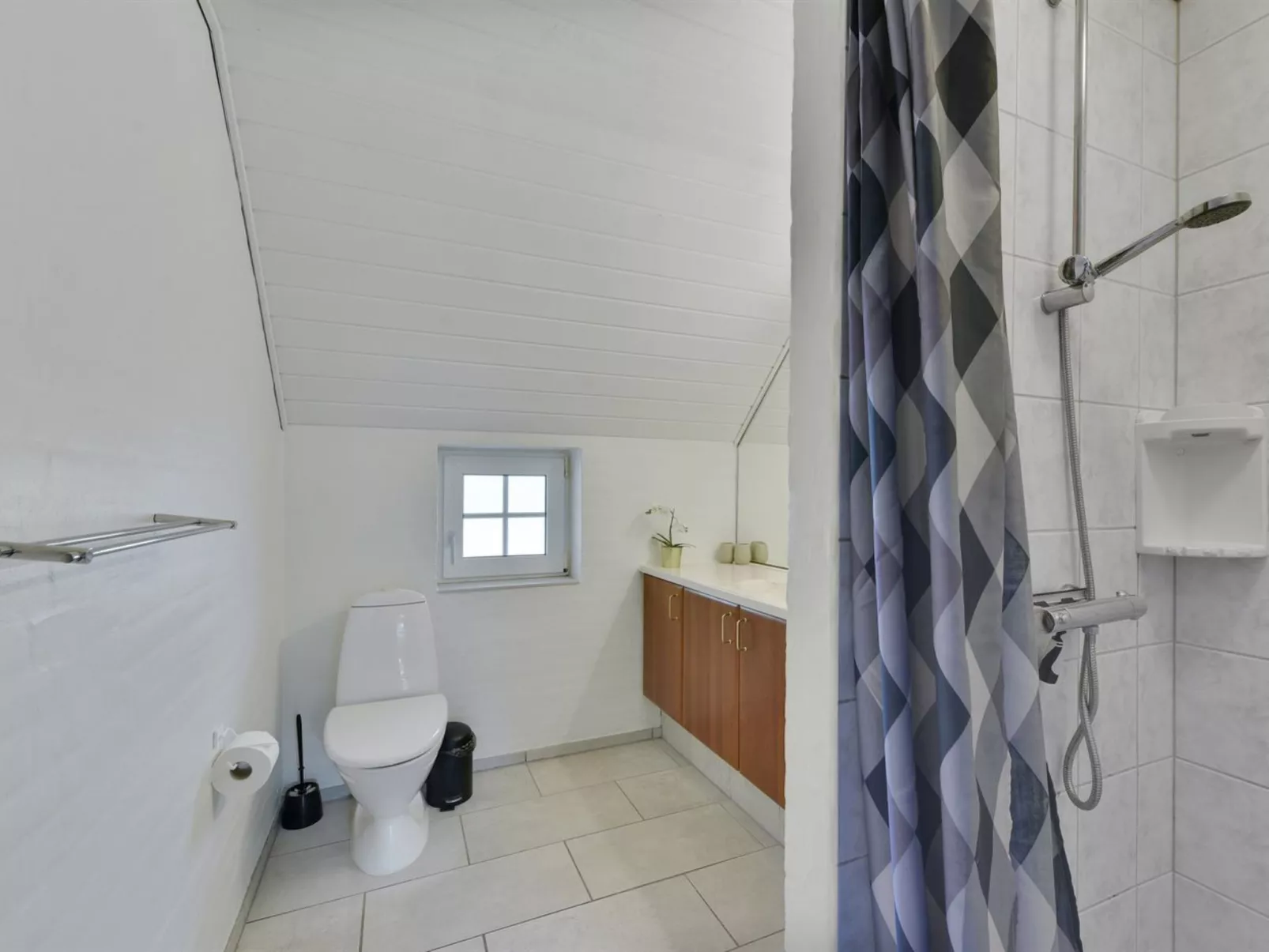 "Jorkin" - 1.8km from the sea-Binnen