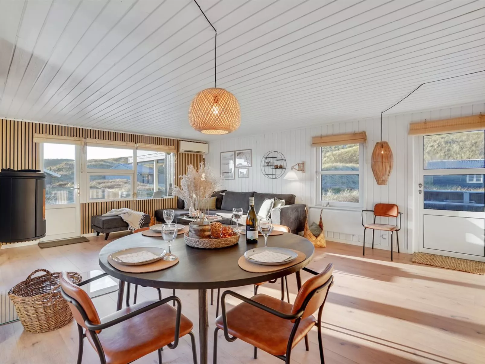 "Assa" -  from the sea-Binnen