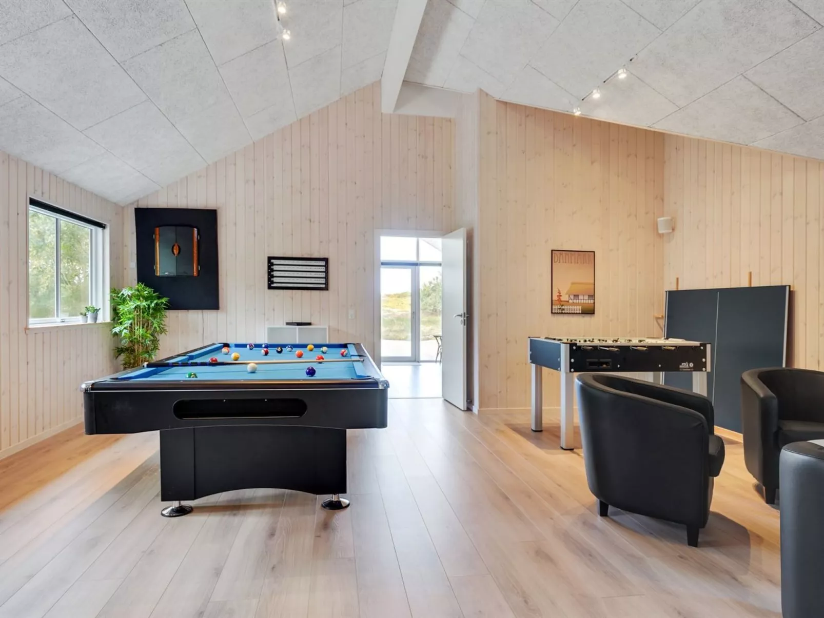 "Jorn" - 75m from the sea-Binnen