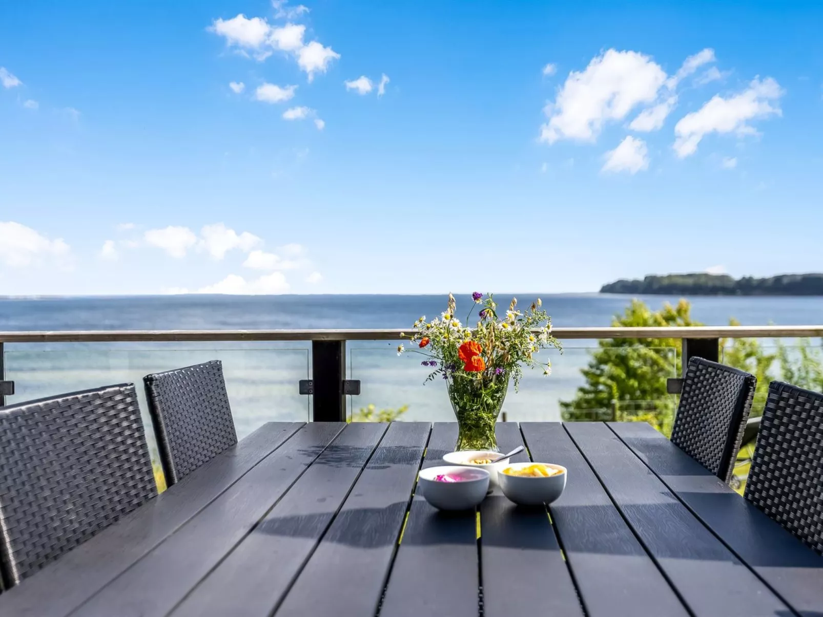 "Majbritt" - 50m from the sea-Buiten