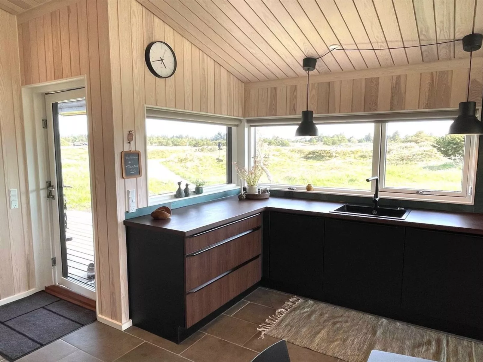 "Hinda" - 1.2km from the sea-Binnen