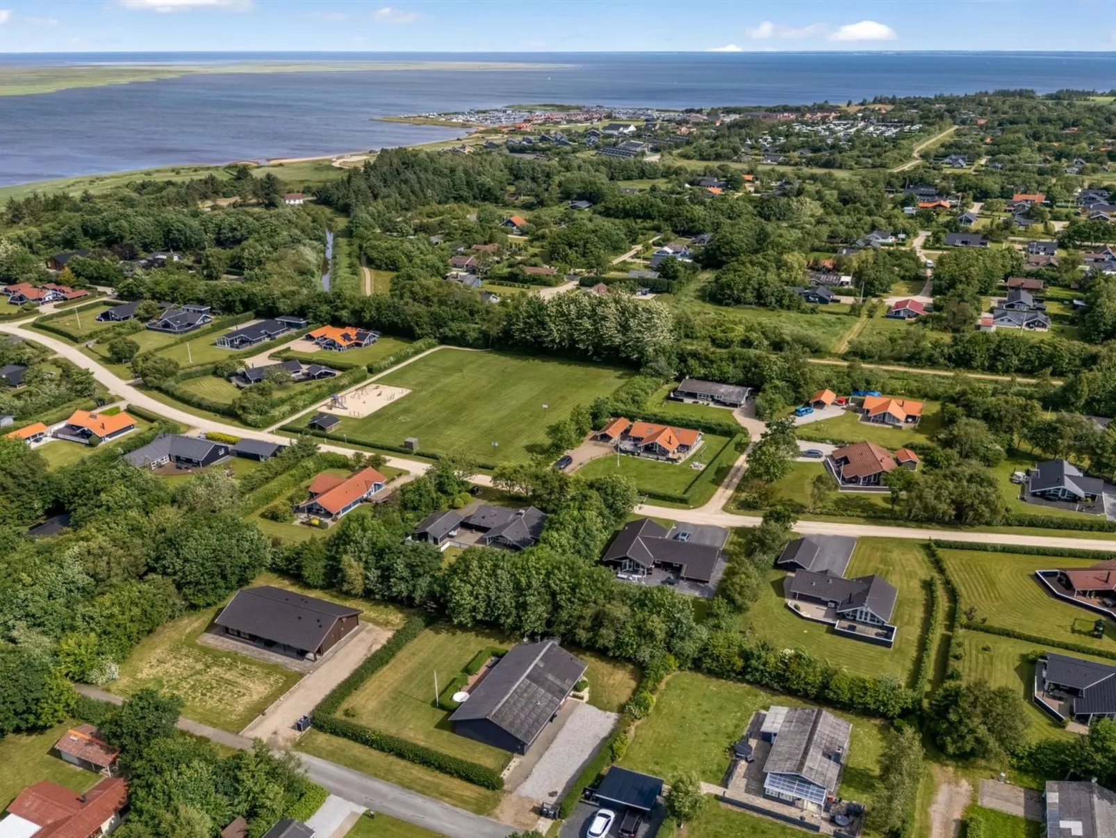 "Knag" - 800m to the fjord-Buiten