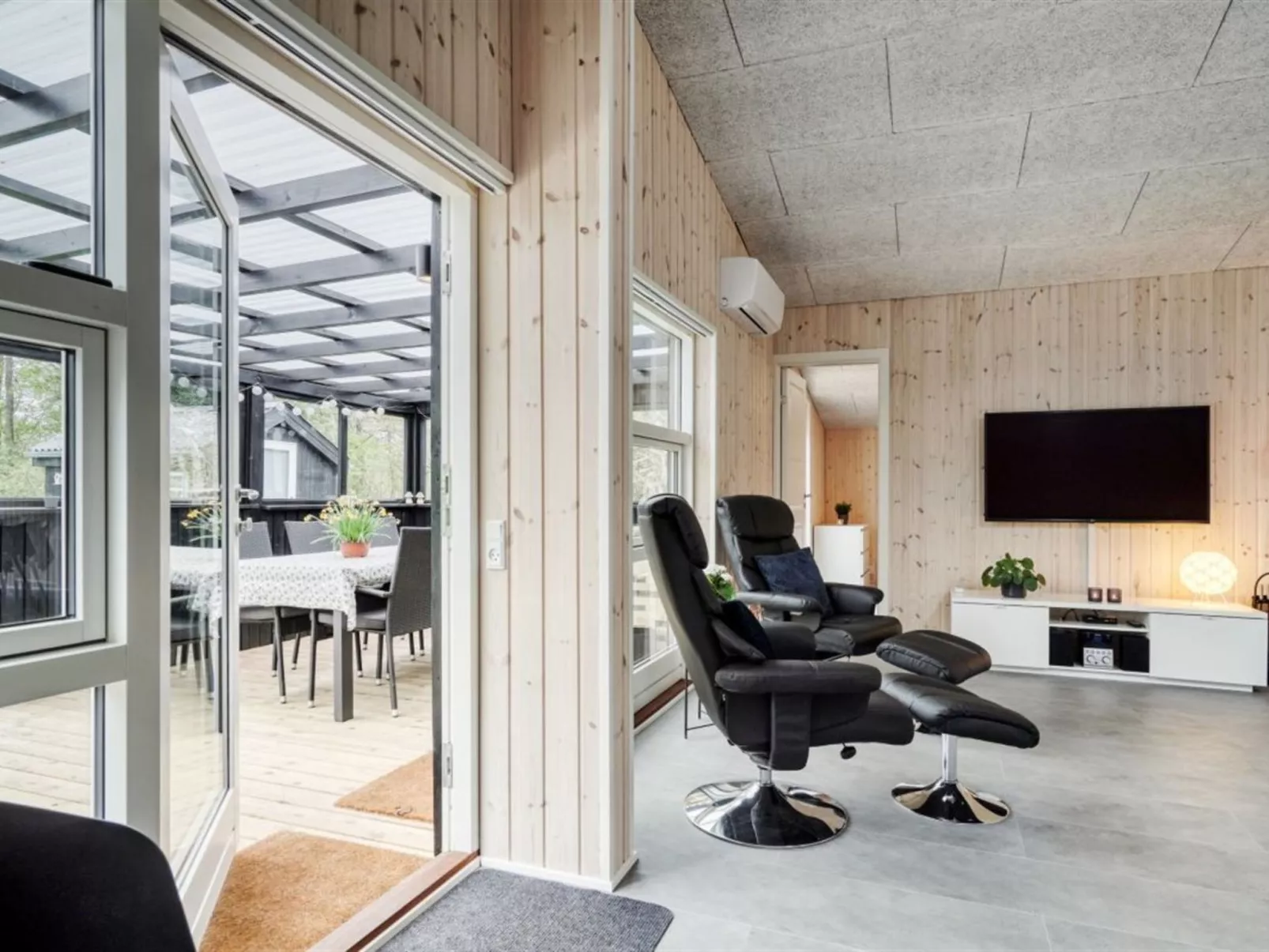 "Gustaf" - 400m to the fjord-Binnen