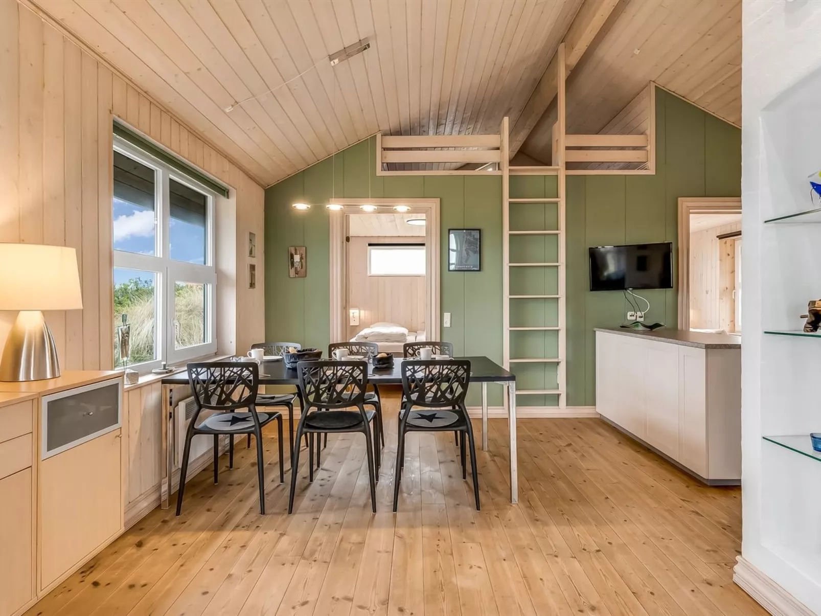 "Tahnee" - 450m from the sea-Binnen