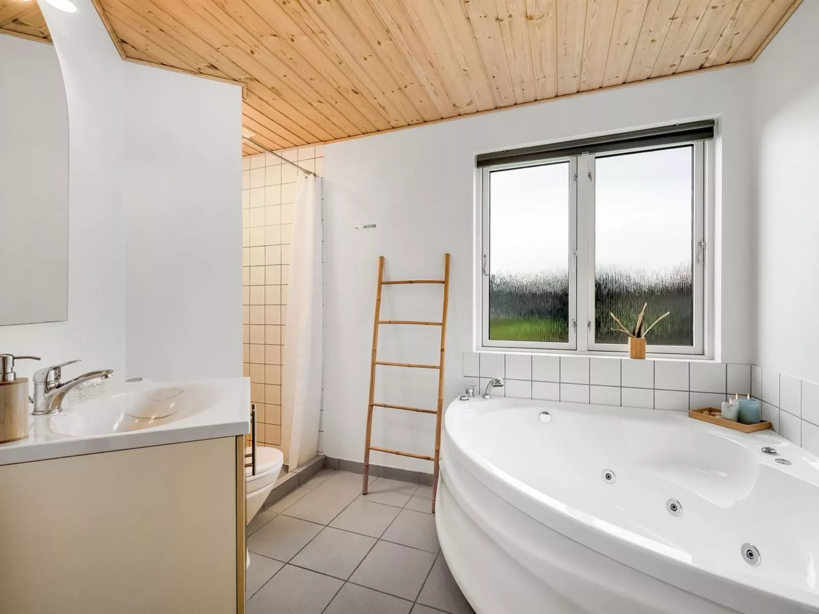 "Sylwia" -  from the sea-Binnen