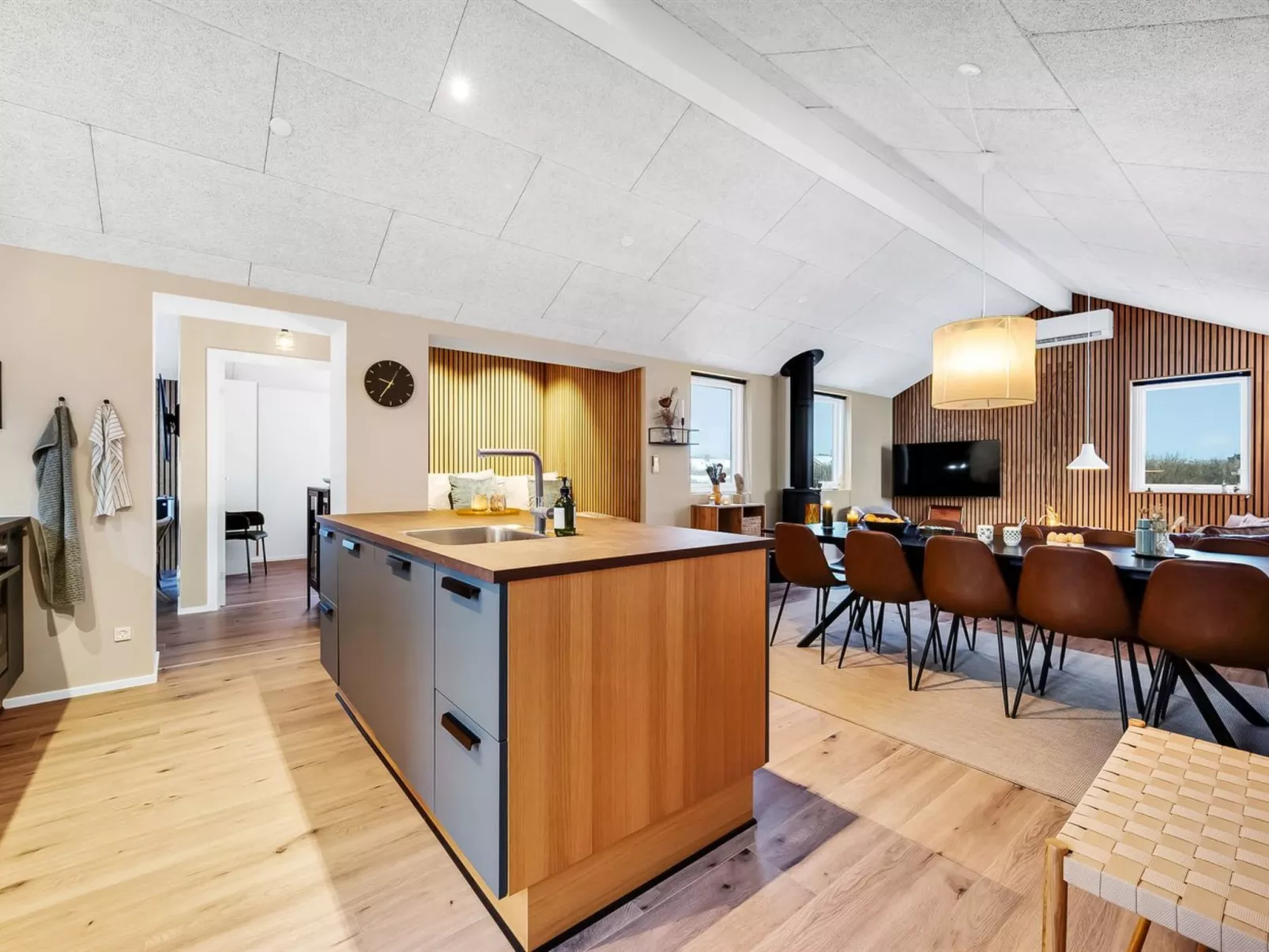 "Ivar" - 300m from the sea-Binnen