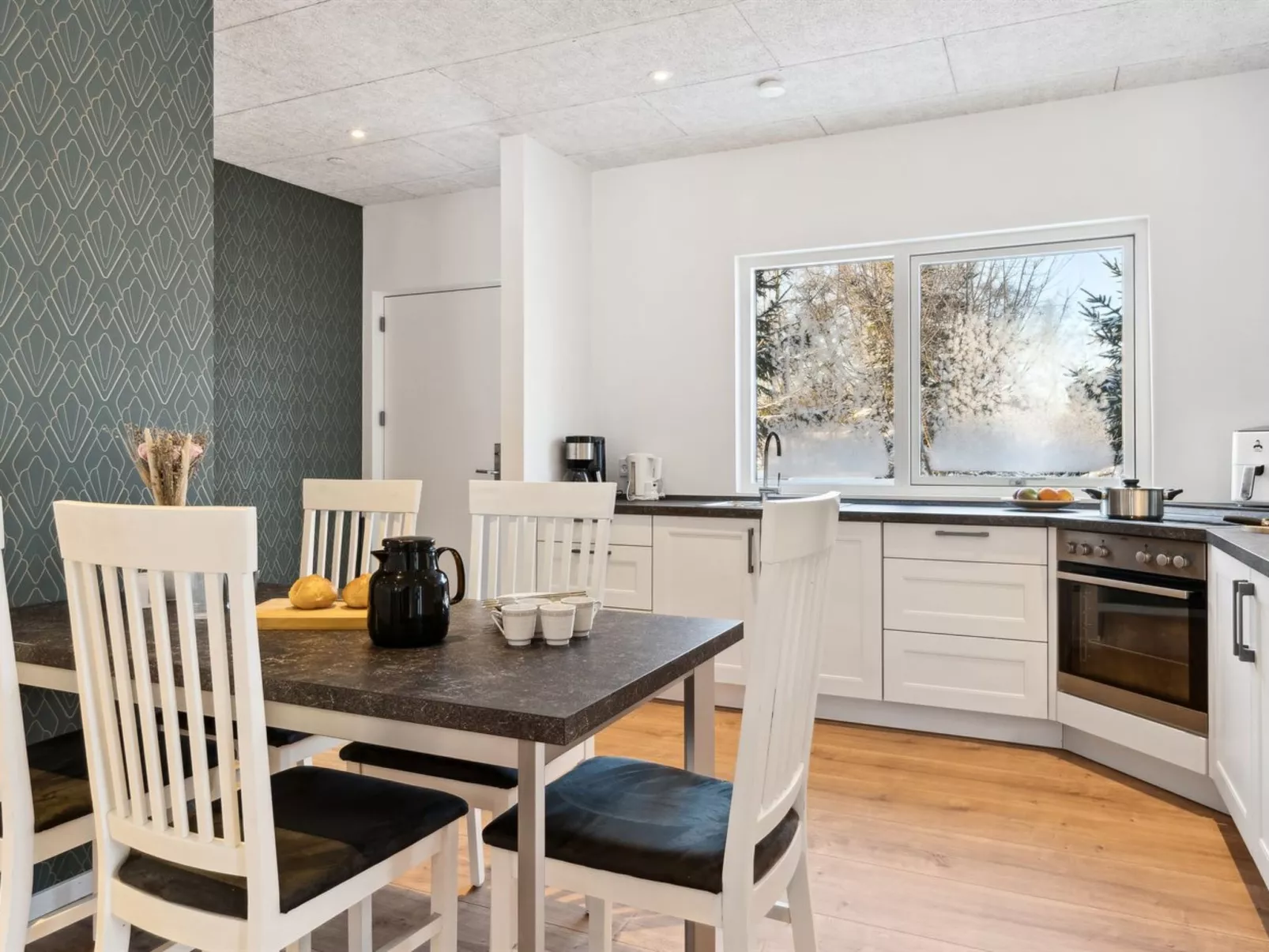 "Scalli" - 1.5km to the fjord-Binnen