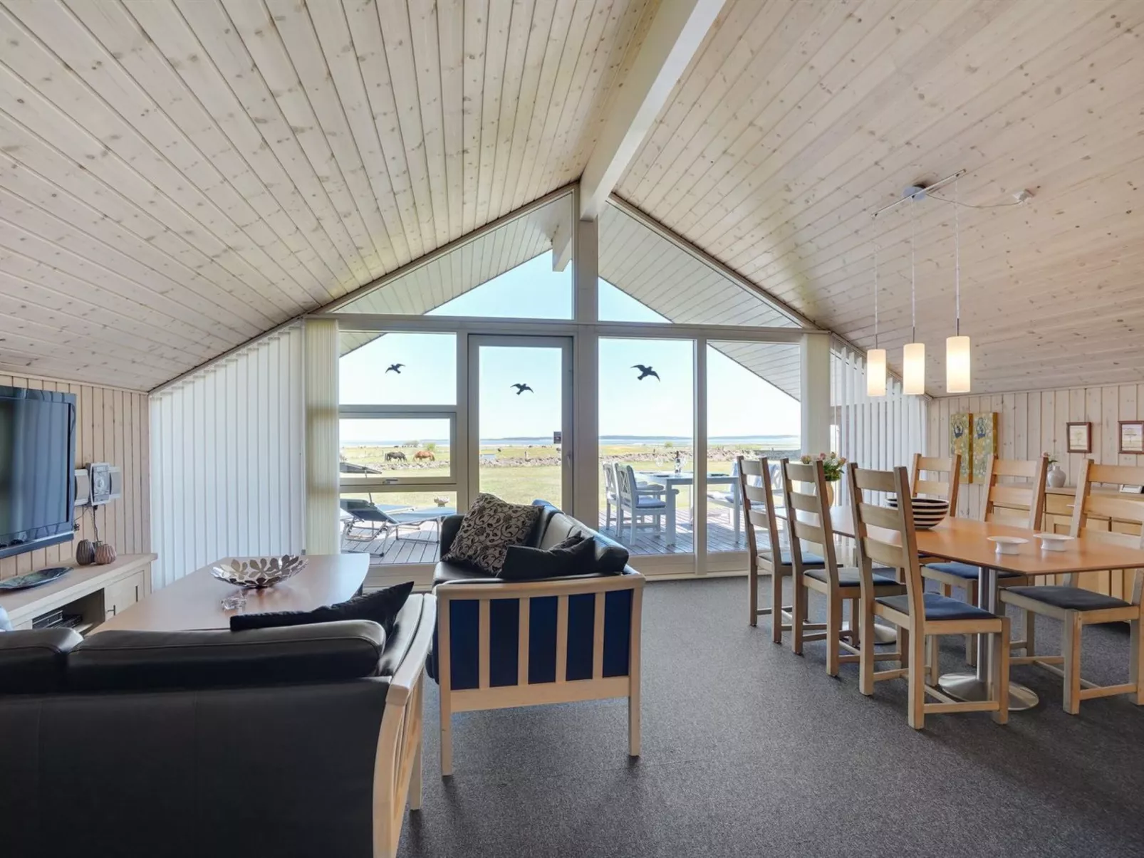 "Saila" - 500m to the fjord-Binnen