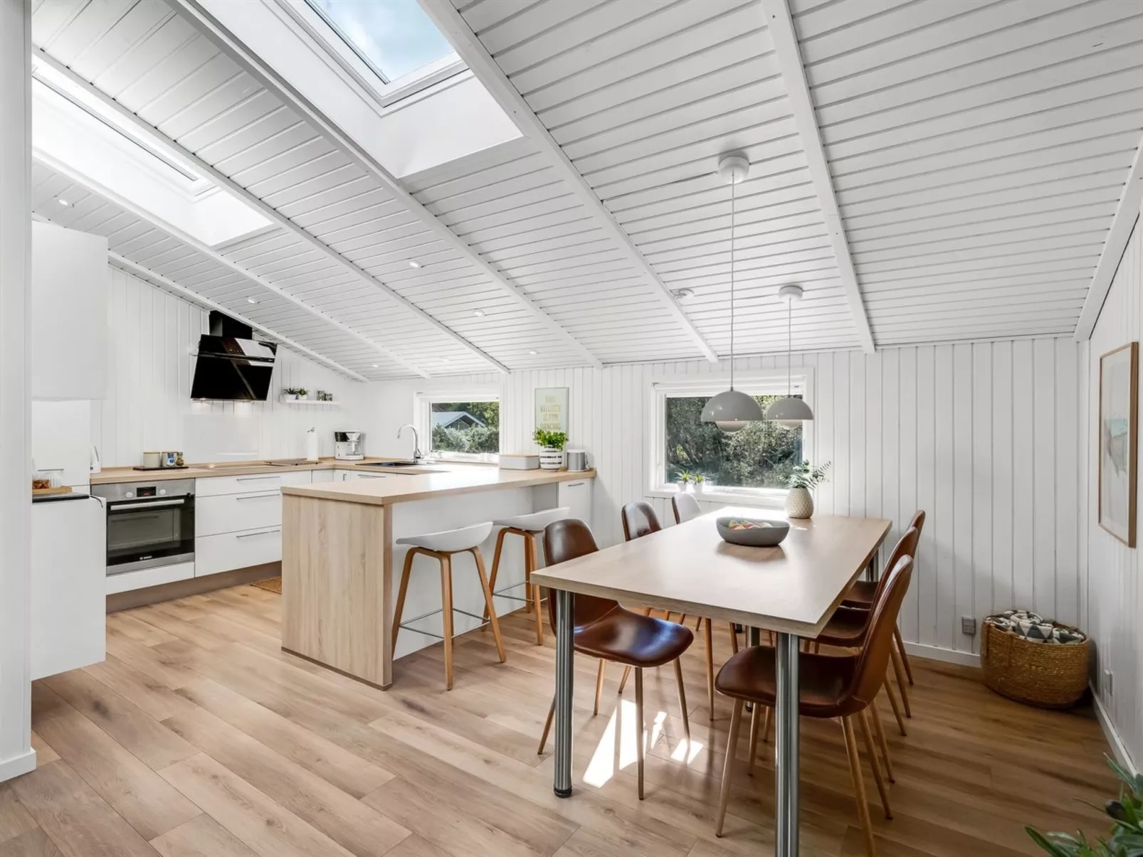 "Eirik" - 2.5km from the sea-Binnen