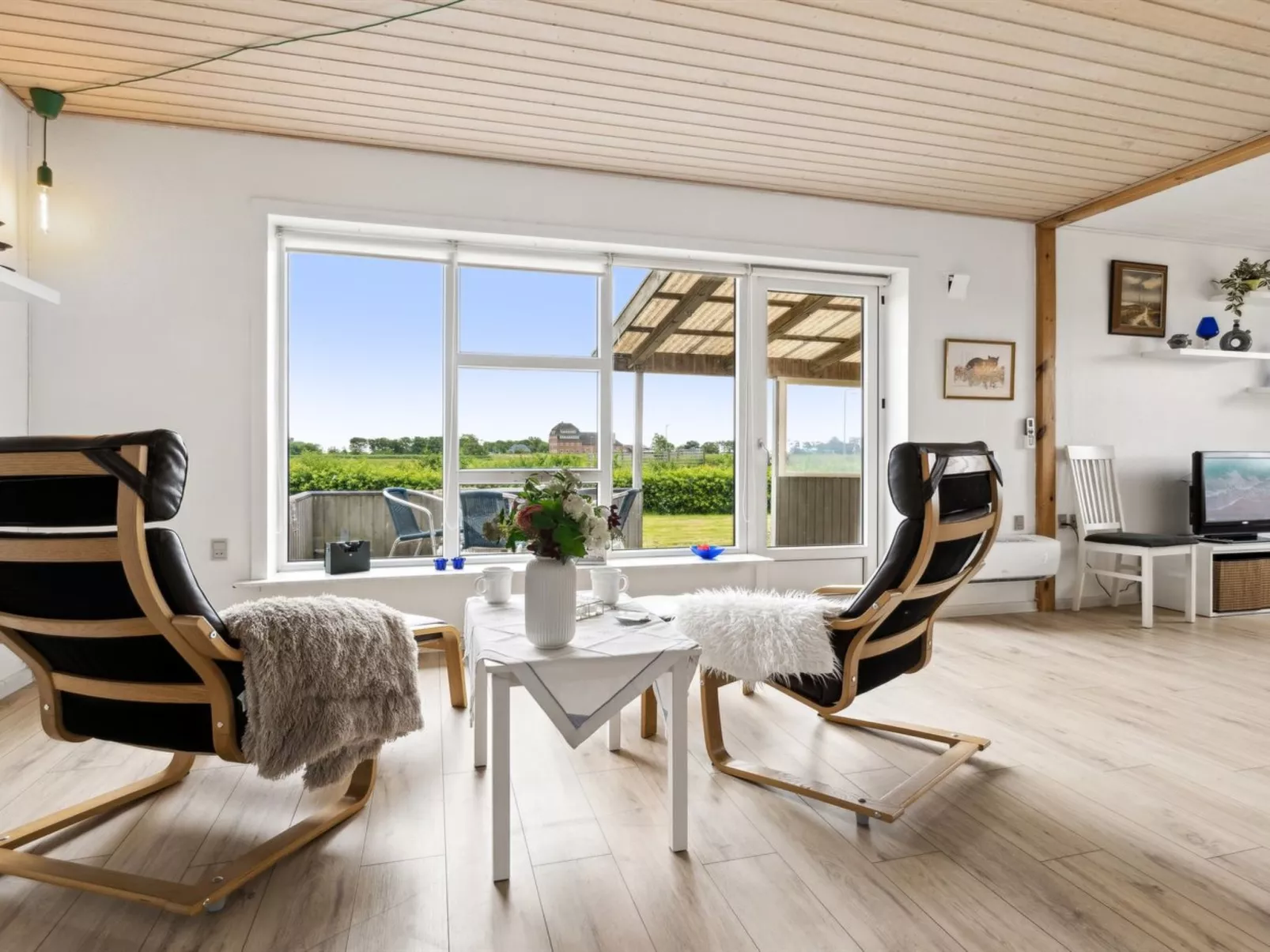 "Janin" - 400m from the sea-Binnen