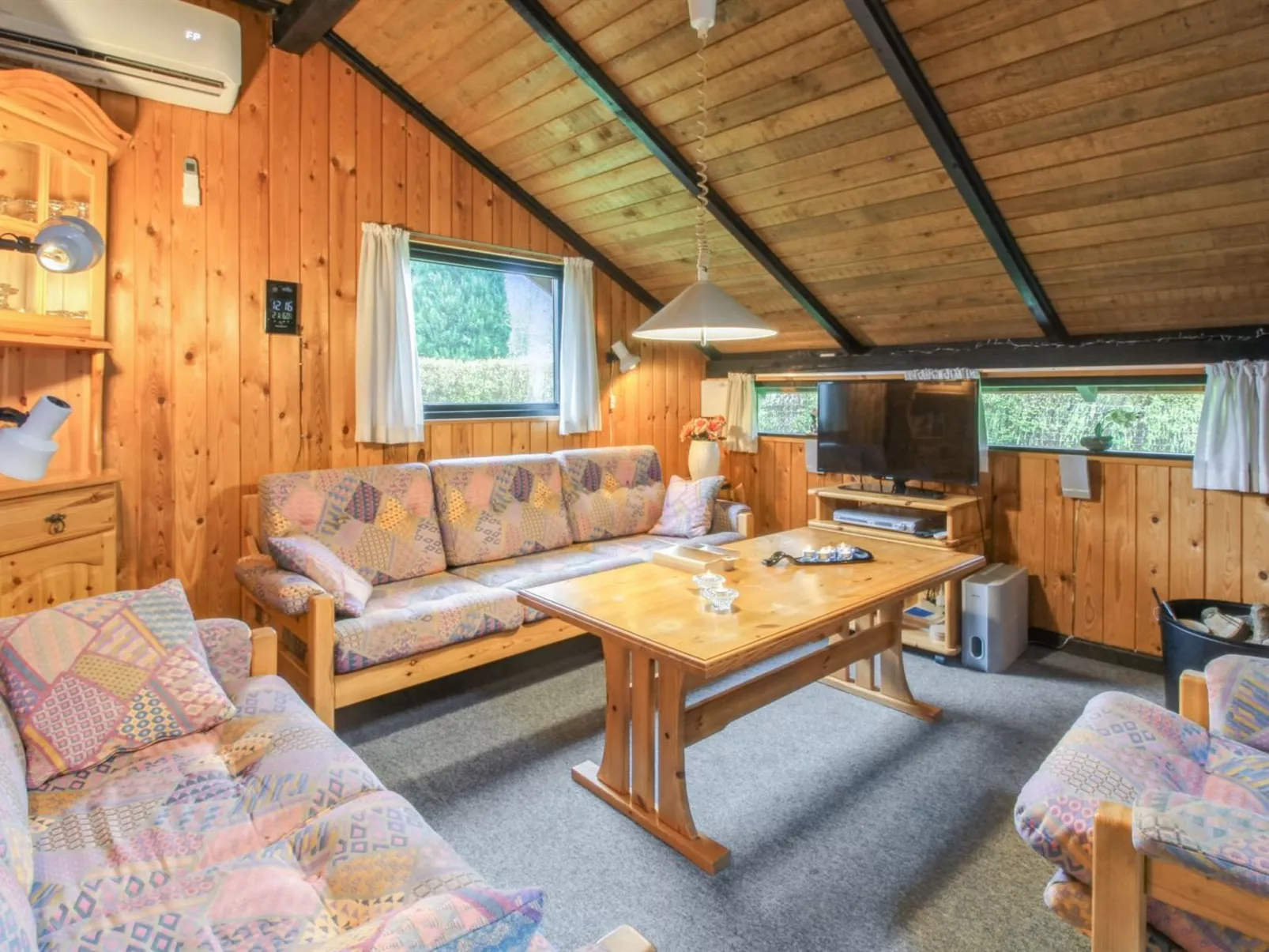 "Gabi" - 30km from the sea-Binnen