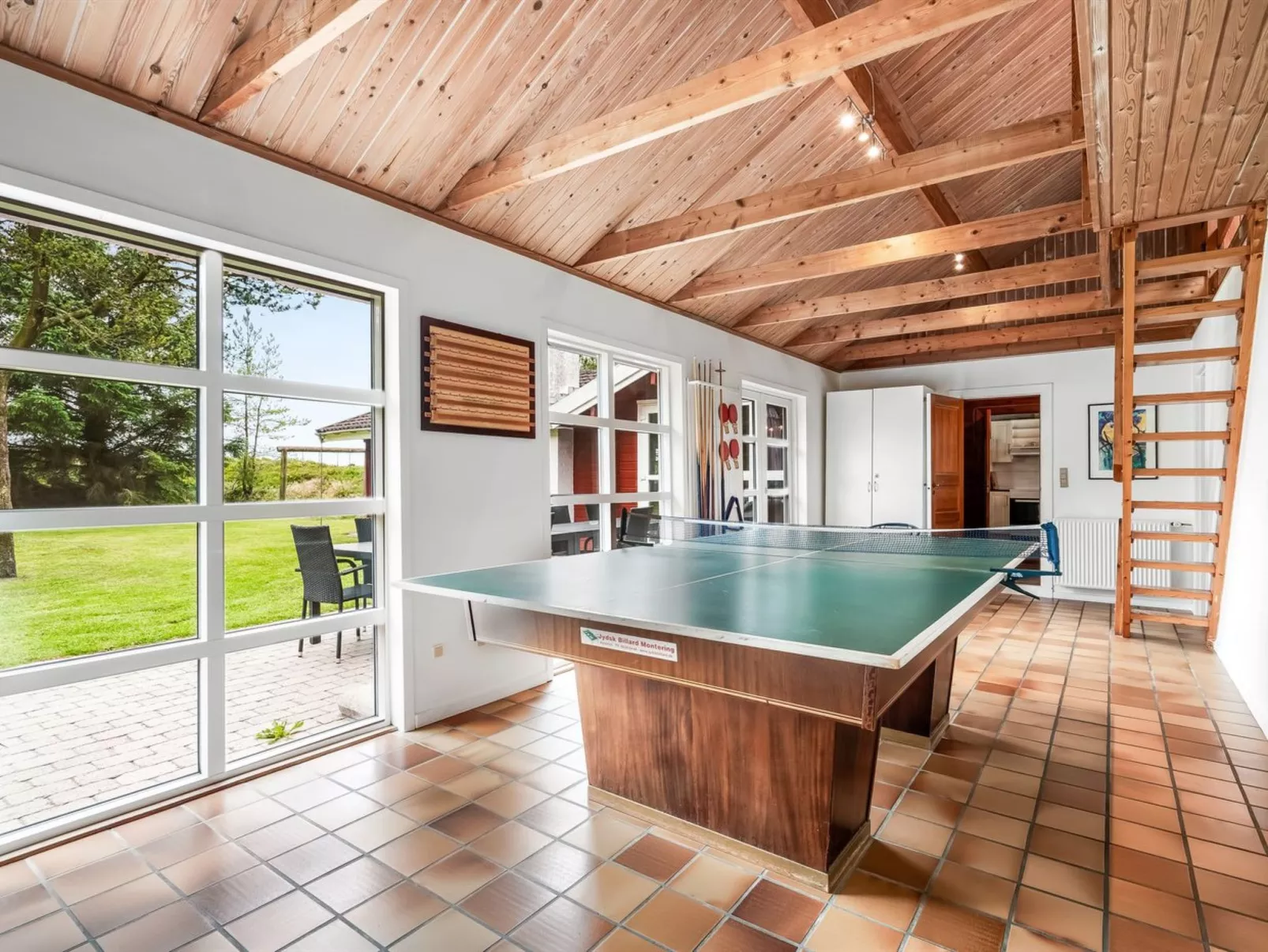 "Aisling" - 700m from the sea-Binnen