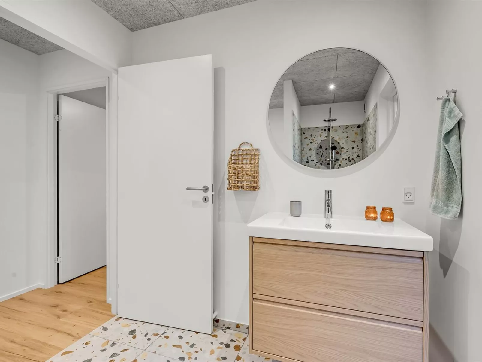 "Liutulf" - 350m to the fjord-Binnen