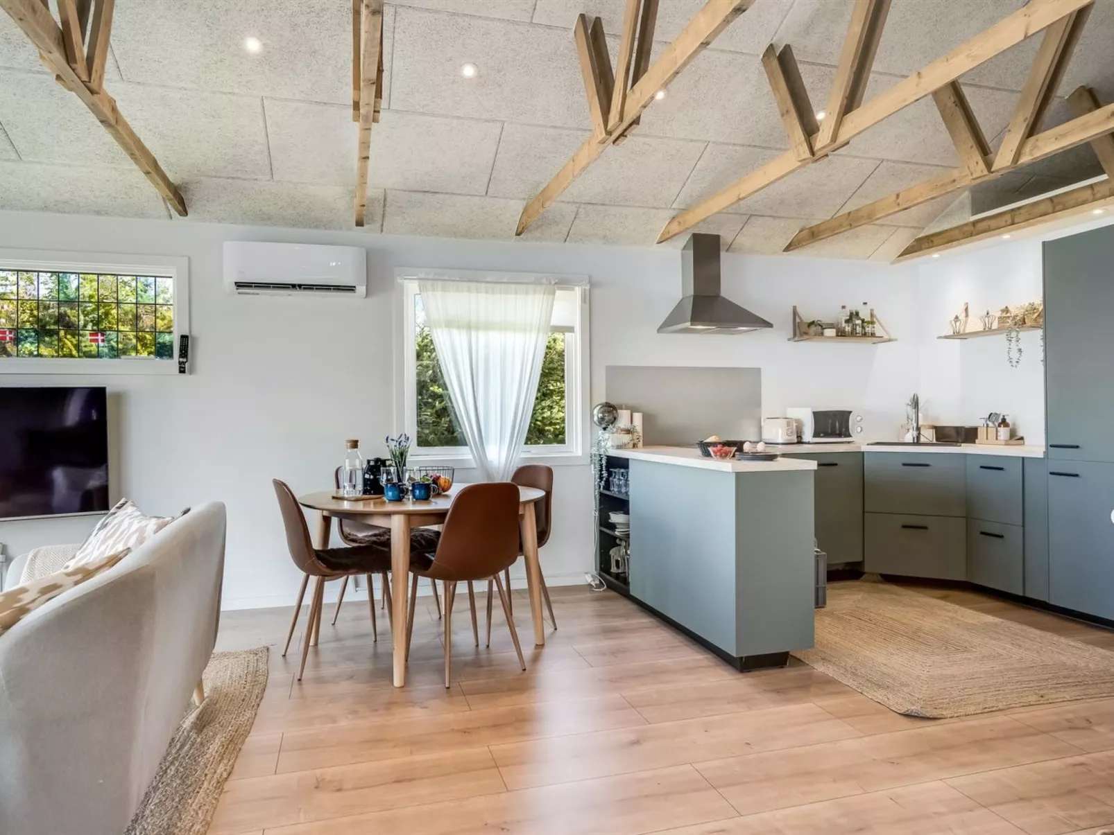 "Kanerva" - 100m to the fjord-Binnen