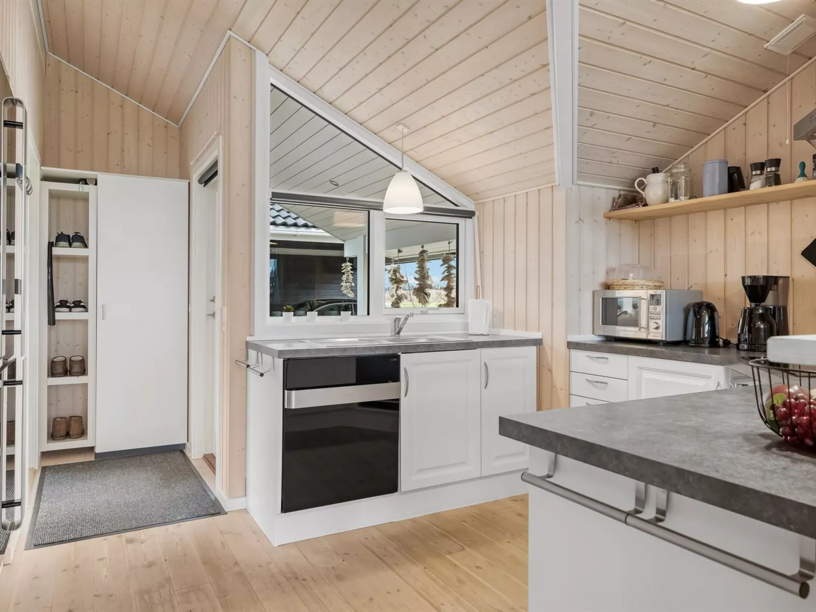 "Antero" - 500m to the fjord-Binnen