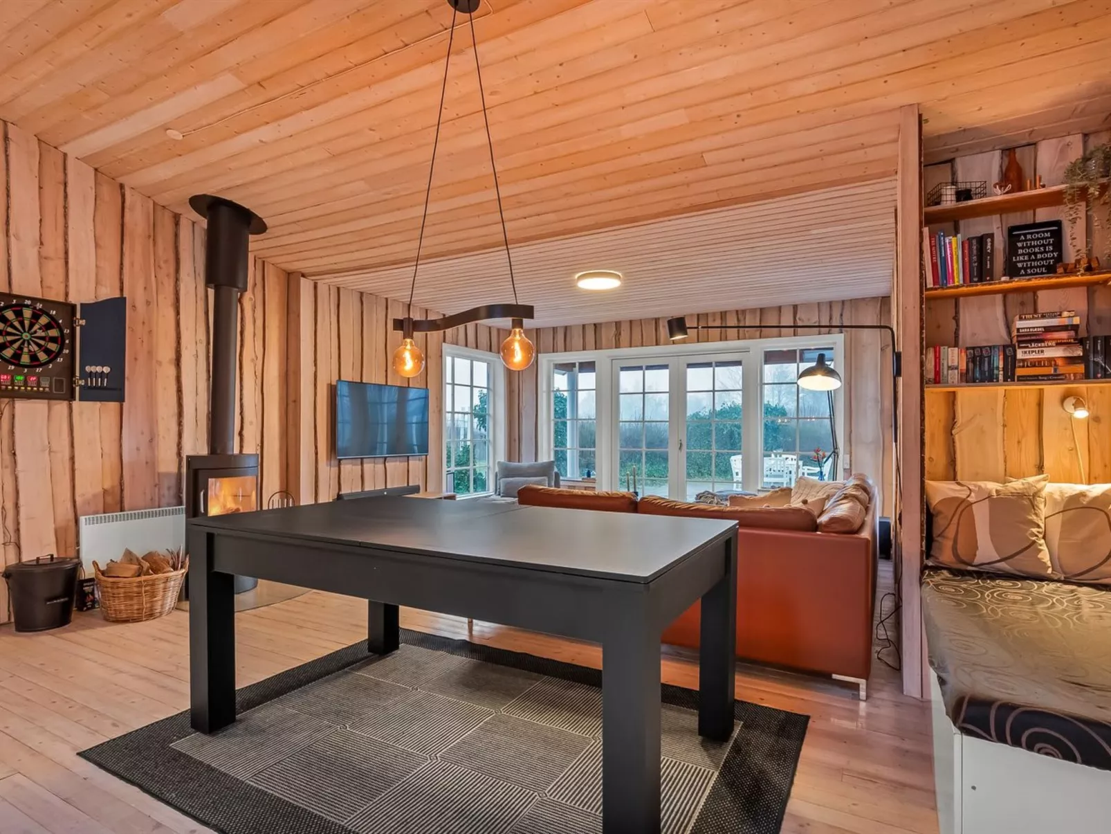 "Gunwald" - 1km to the fjord-Binnen