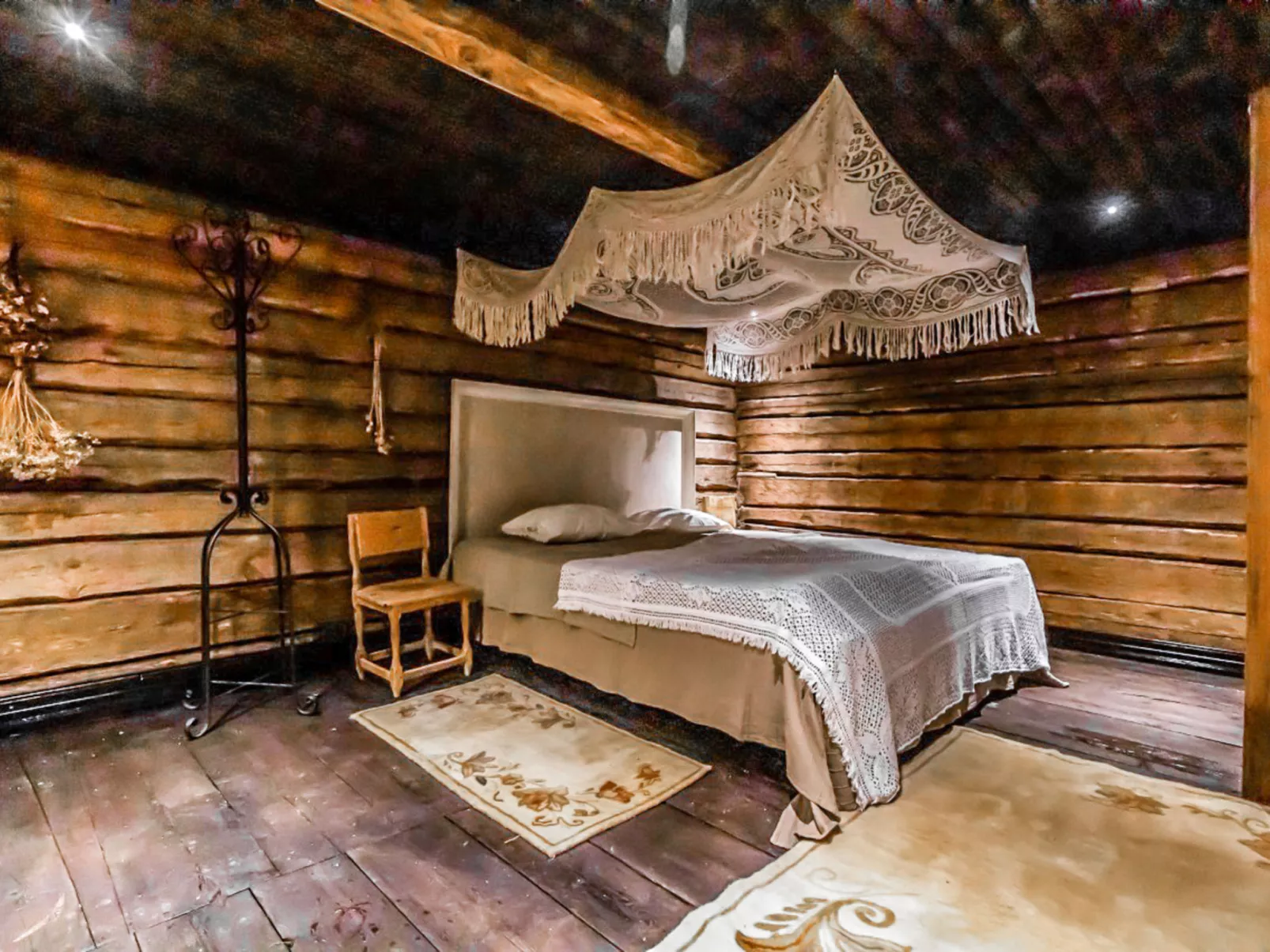 Päätalo, mökkilomat ja perhejuhlat-Binnen