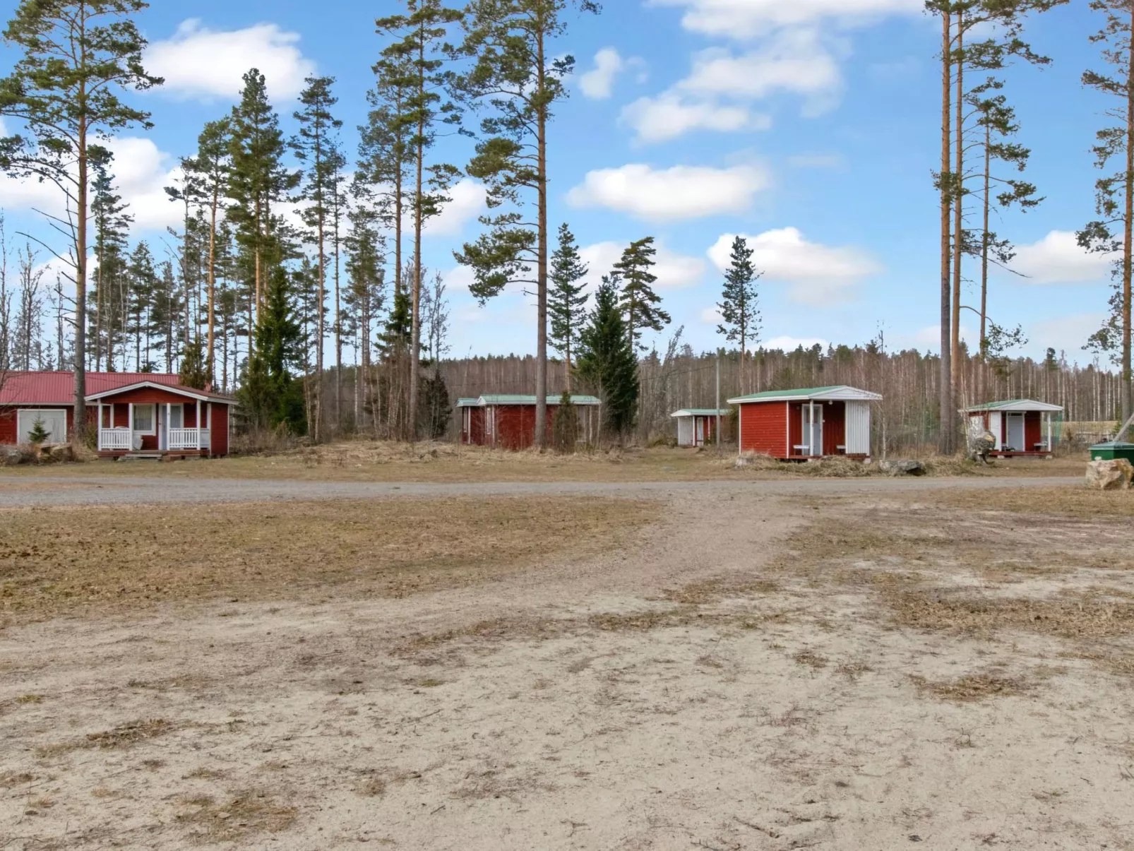Kaislajärven huvila-Binnen