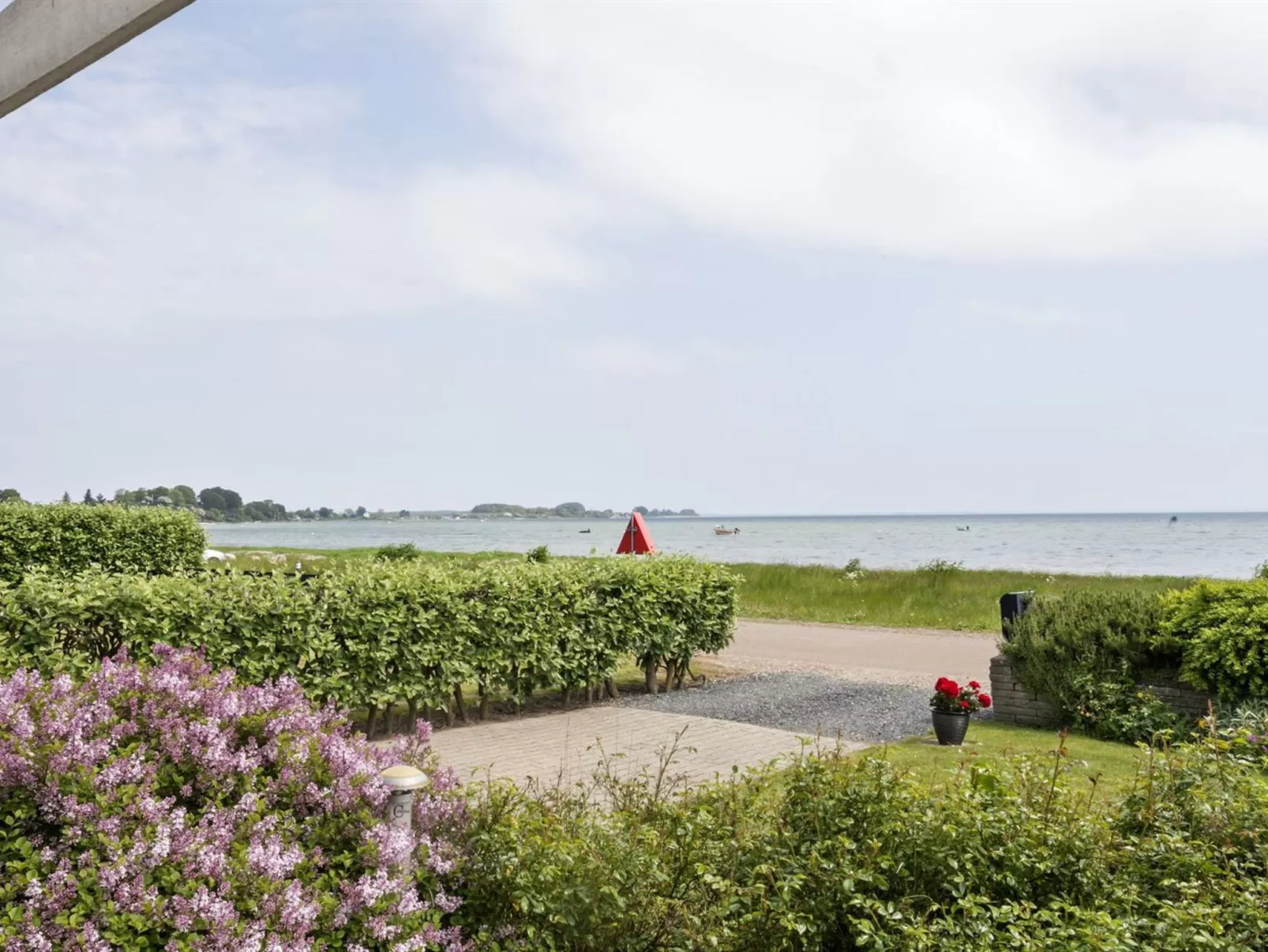 "Cornelius" - 30m from the sea-Buiten