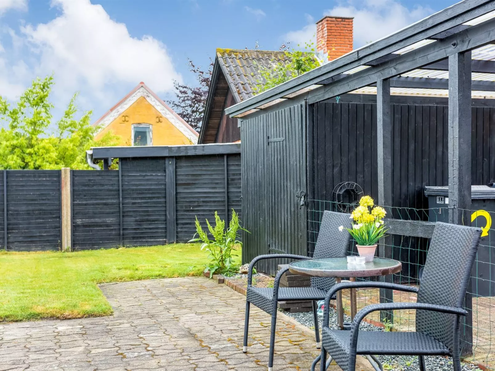 "Kirsi" -  from the sea-Buiten