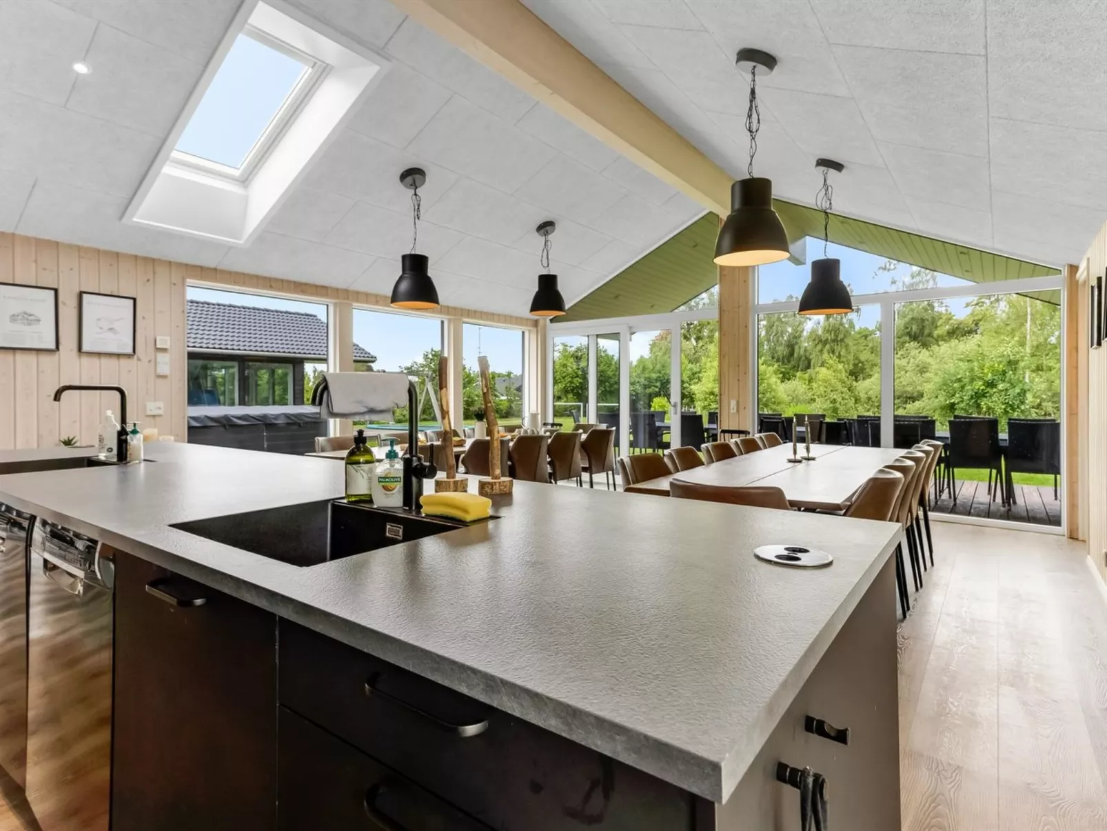 "Matild" - 400m from the sea-Binnen