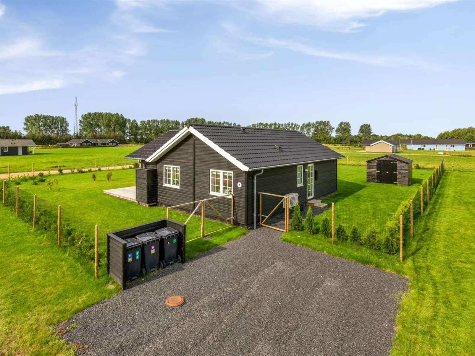 "Hellevi" - 900m from the sea-Buiten