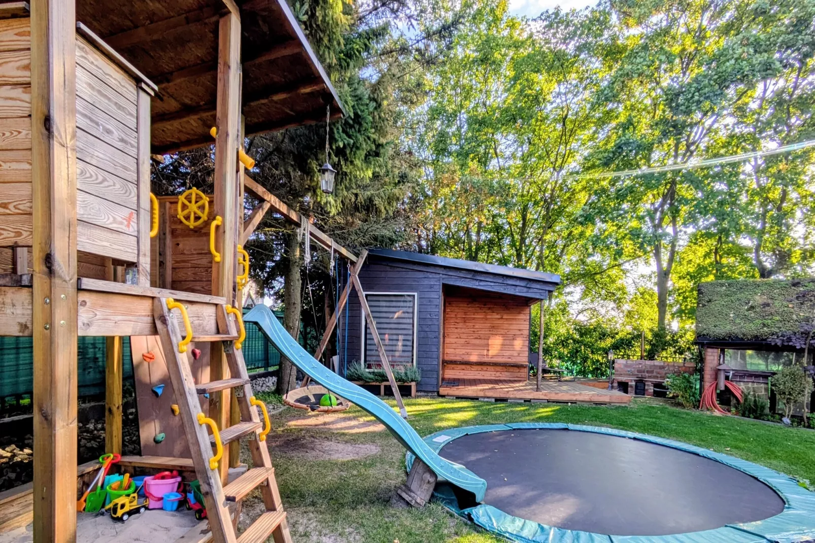 Apartament 8-osobowy na Portowej Kołobrzeg-Tuinen zomer