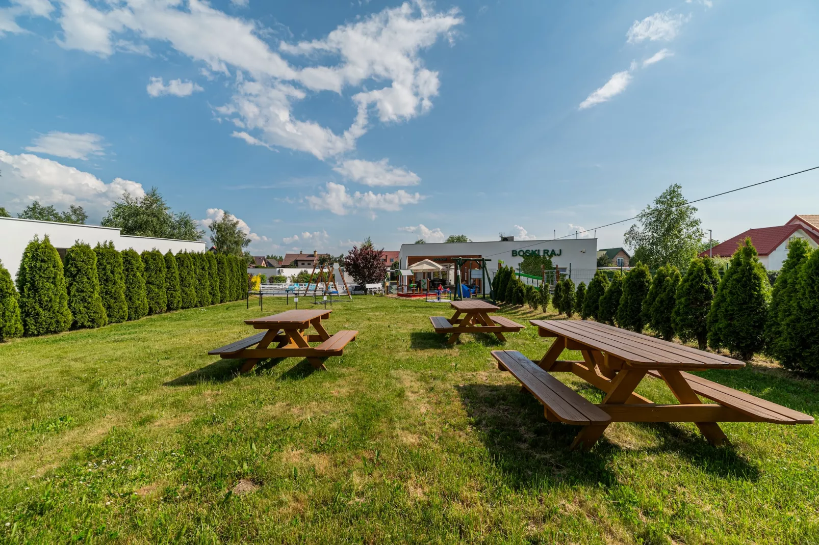 Domki wakacyjne z basenem Sianożąty-Tuinen zomer