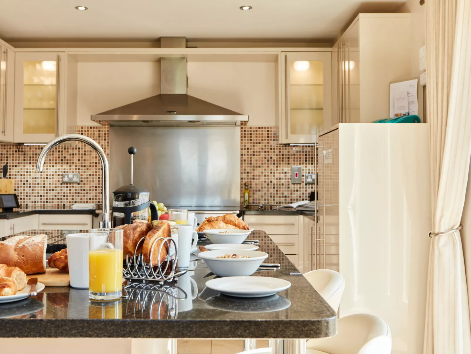 Sunshine Cottage-Binnen