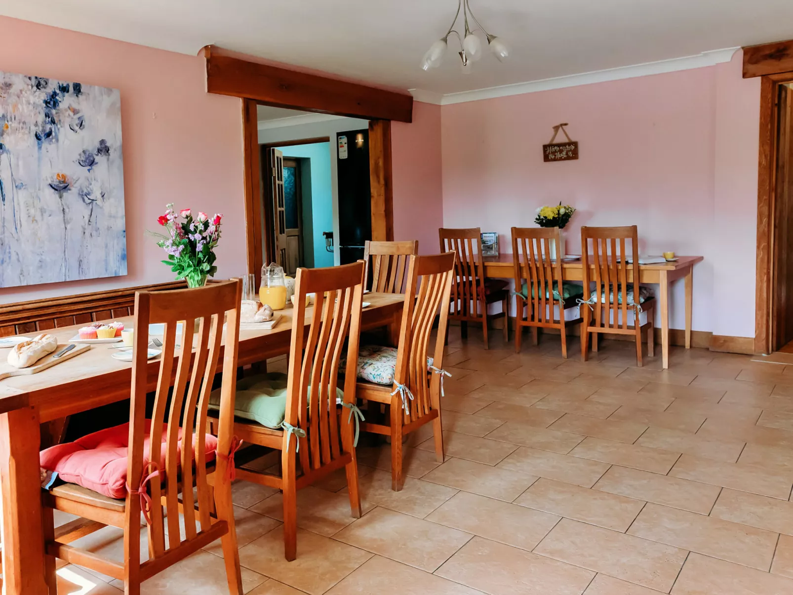 The Welsh Farmhouse-Binnen