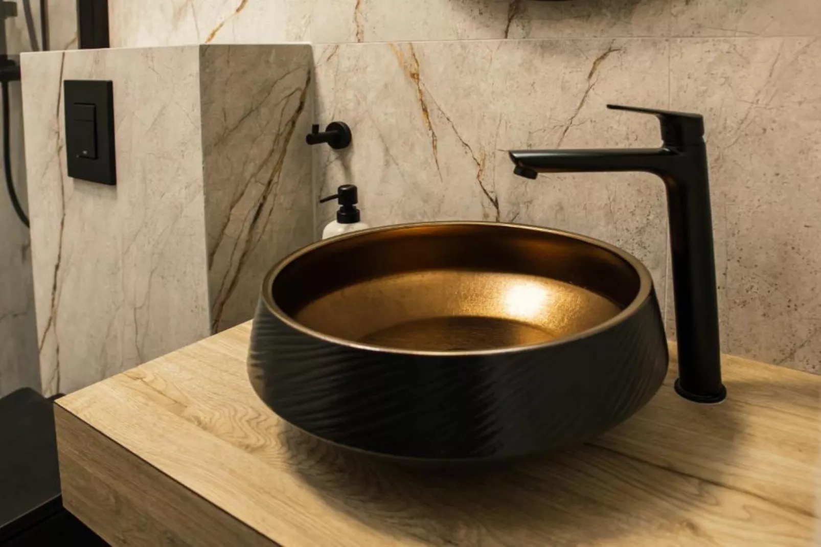 Luxury Villa Lara with Heated Pool, Hot-Tub and Sauna - Six Bedroom Villa with Pool-Badkamer