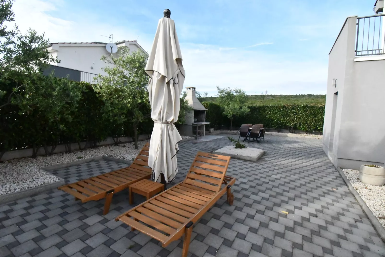 Luxury Escape with Swimming Pool & Modern Design -Deluxe Four Bedroom Villa with Private Pool (Villa 6)-Buitenlucht