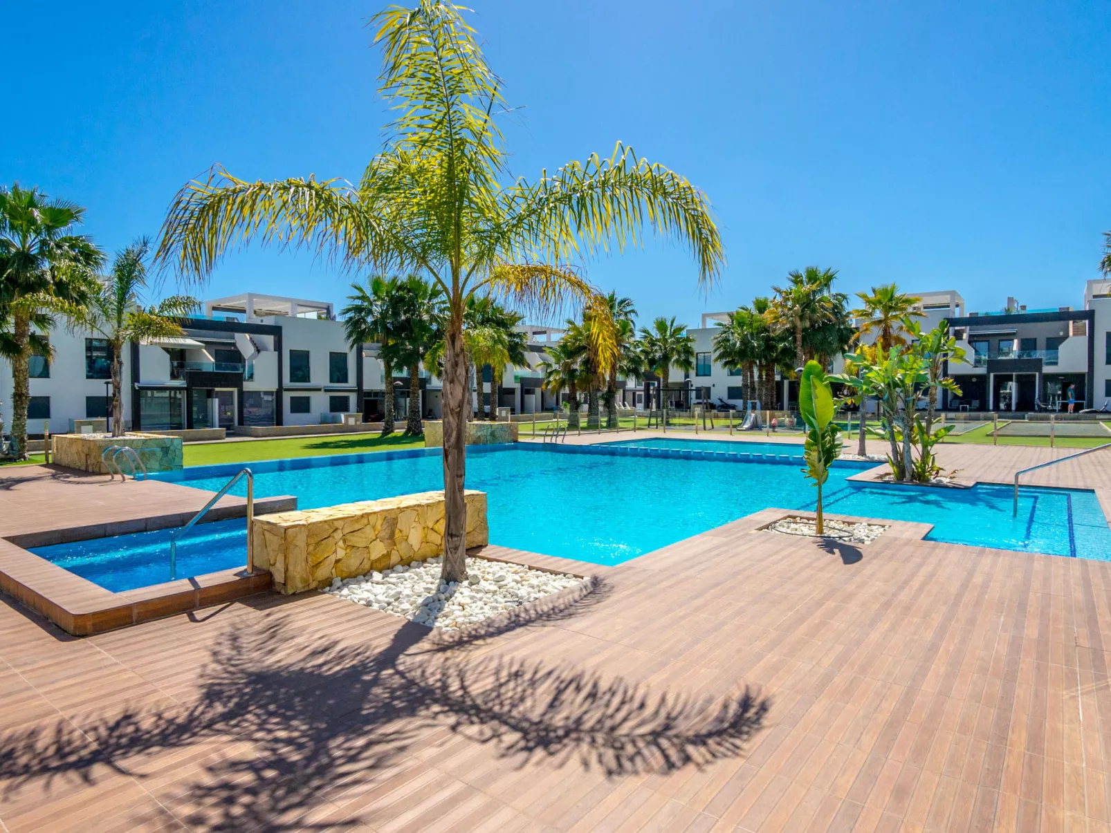 Oasis Beach 1-Buiten