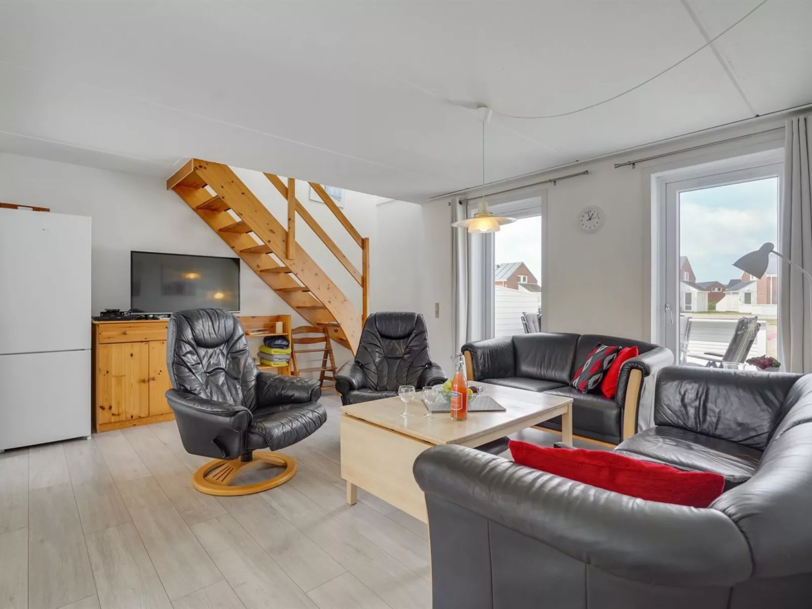 "Mariam" - 2.3km from the sea-Binnen