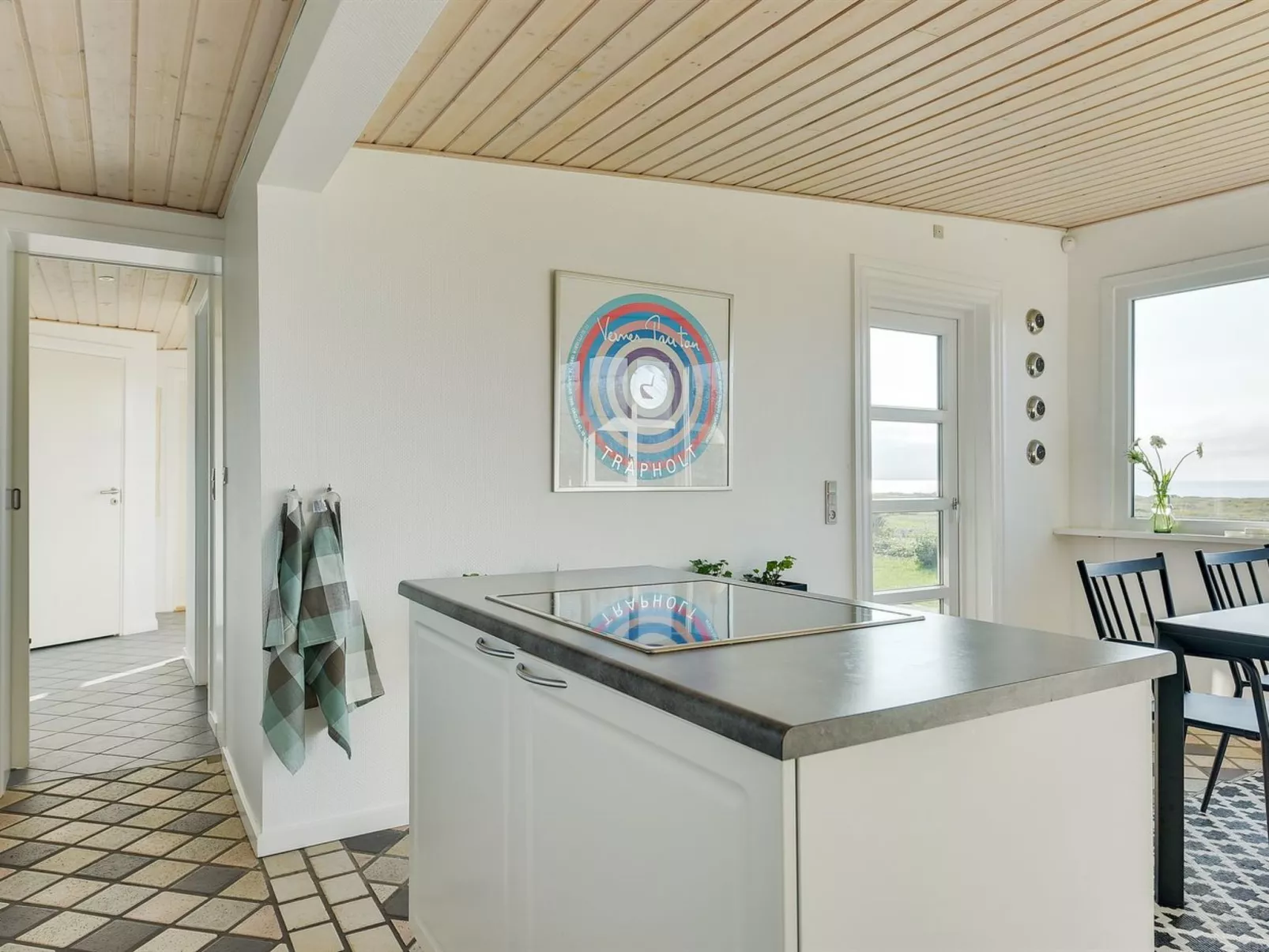 "Kaapo" - 300m from the sea-Binnen