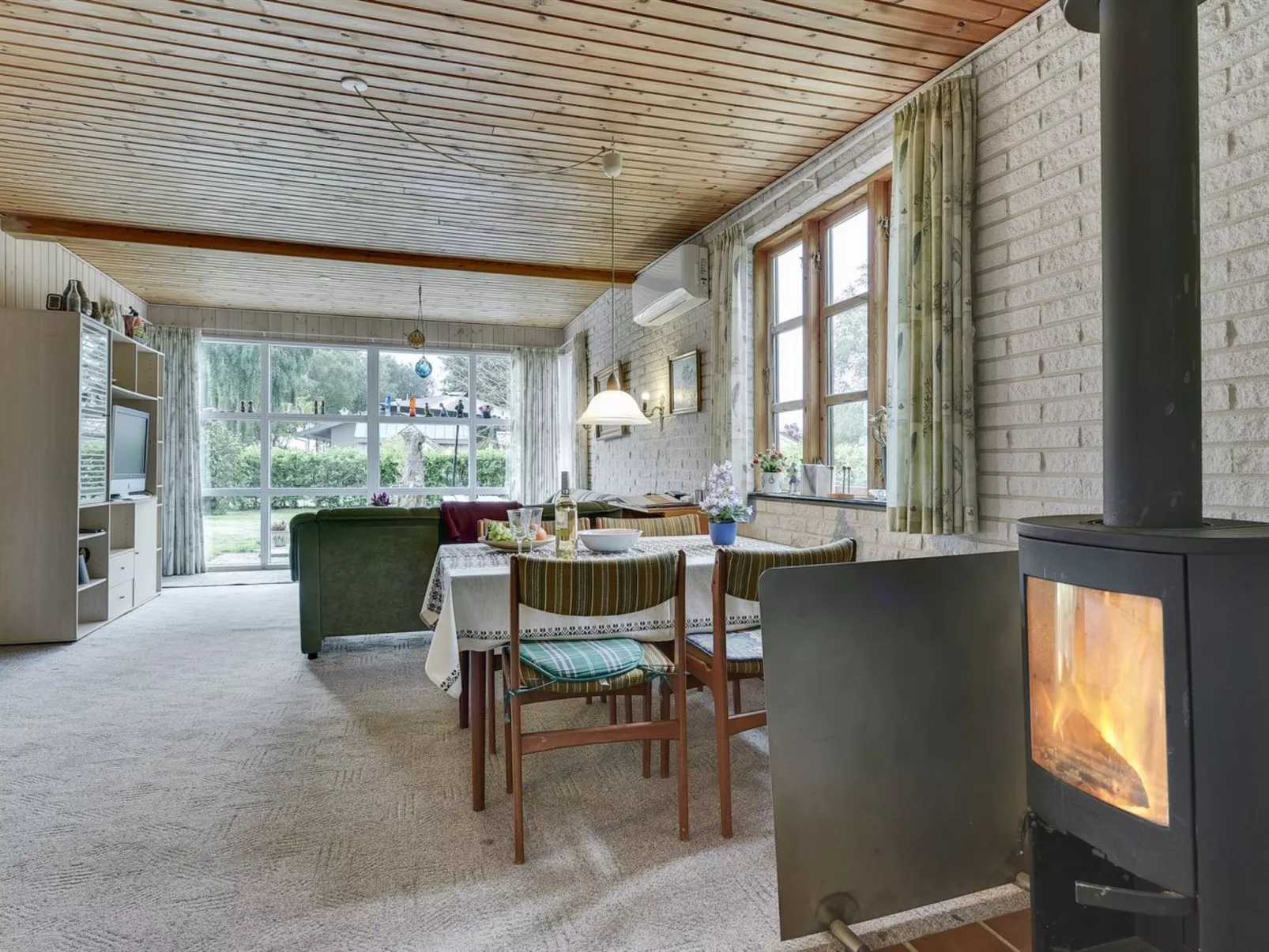 "Heralde" - 250m from the sea-Binnen