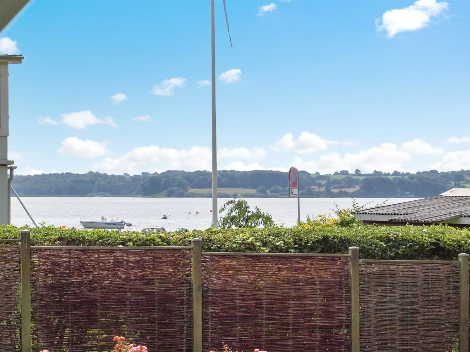 "Star" - 100m from the sea-Buiten