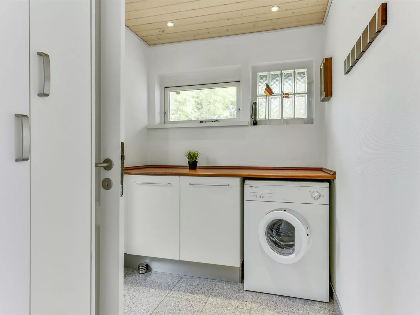 "Bedri" - 800m from the sea-Binnen