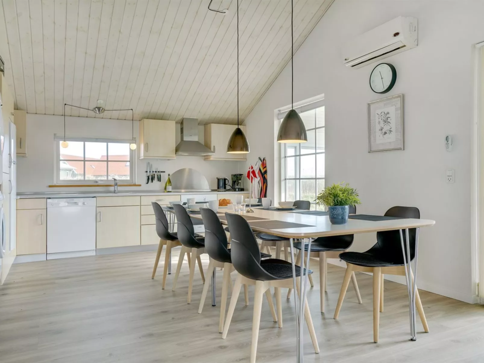 "Mieka" - 400m from the sea-Binnen