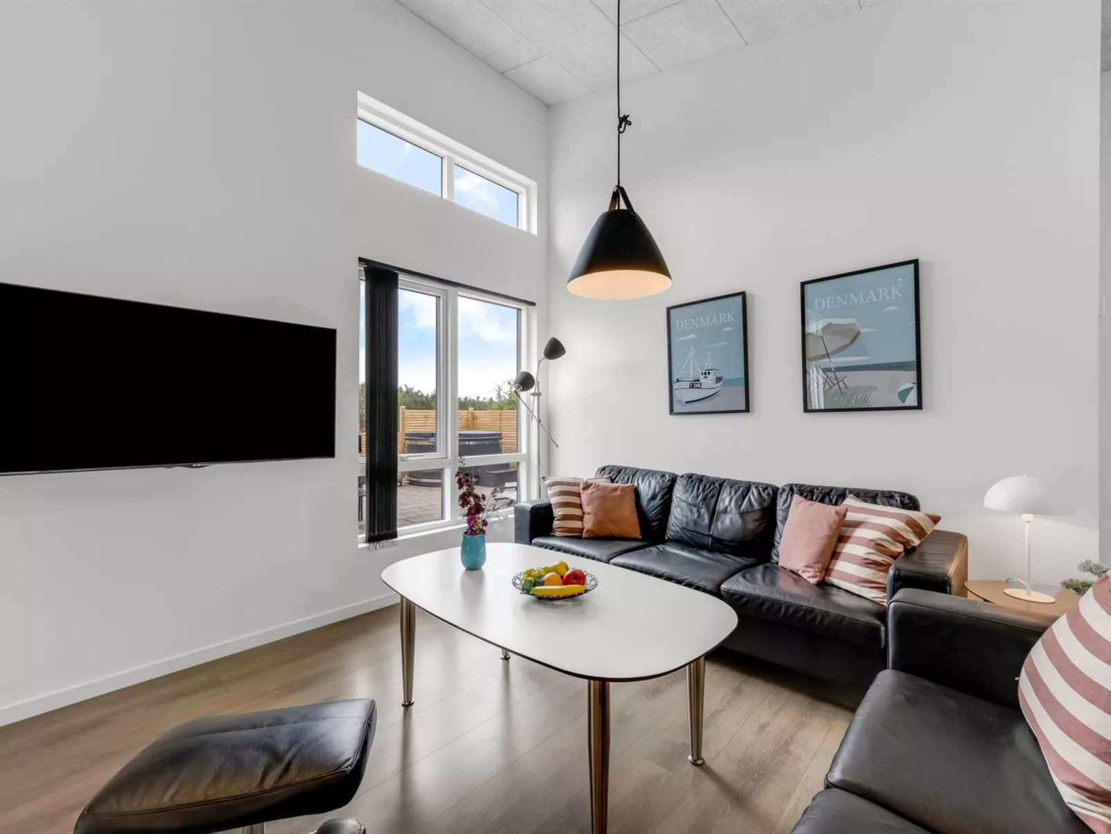 "Weike" - 950m to the fjord-Binnen