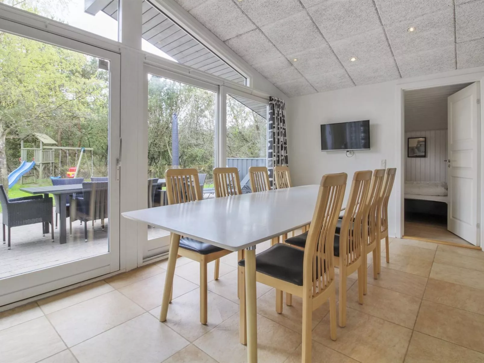 "Vieno" - 2.6km from the sea-Binnen