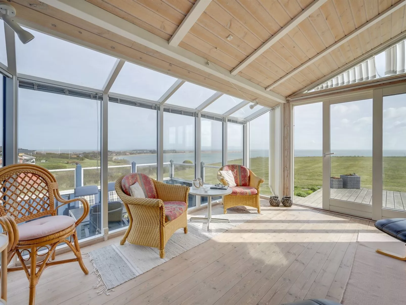 "Rajna" - 95m to the fjord-Binnen