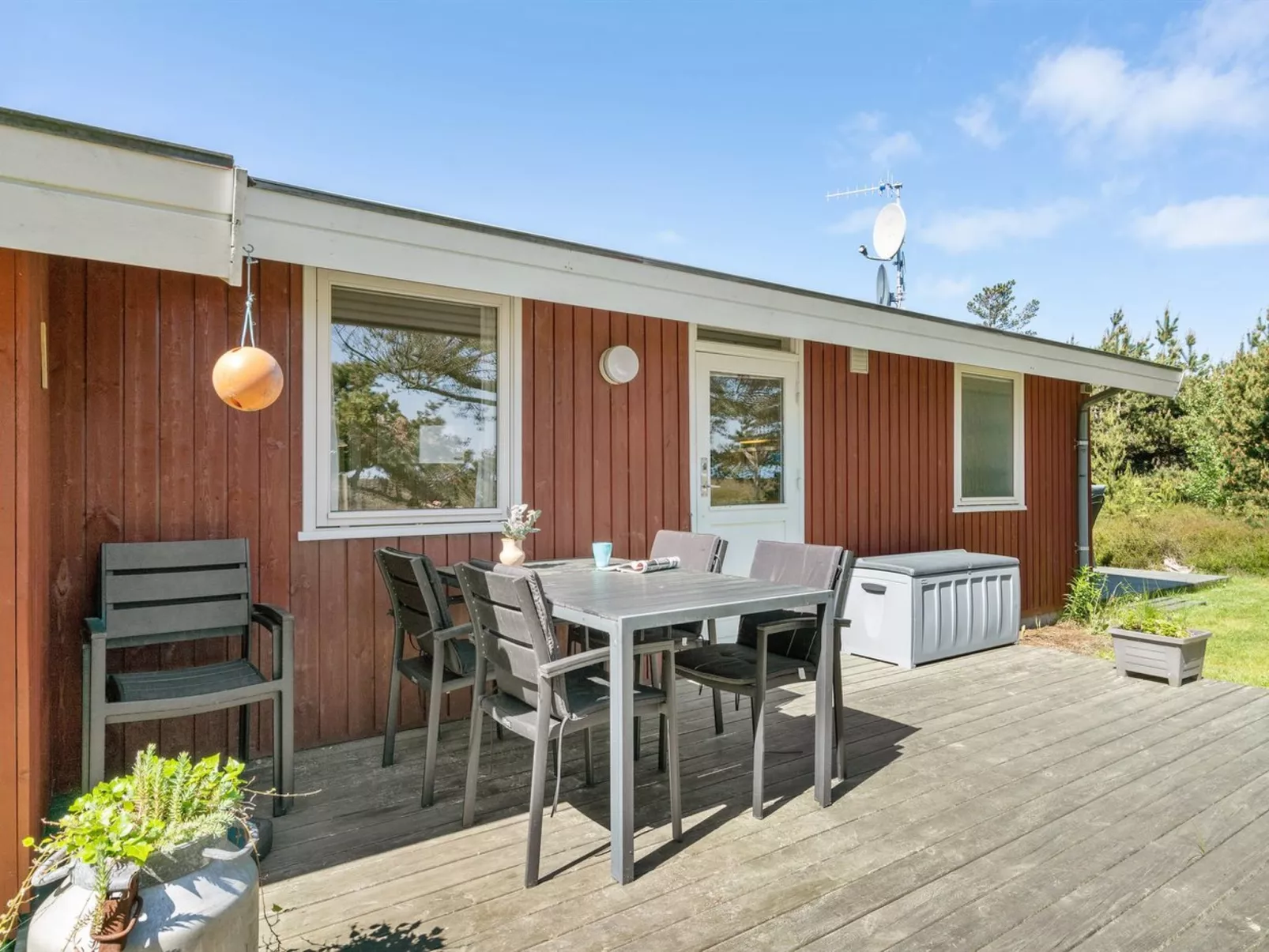 "Hrefna" - 350m from the sea-Buiten