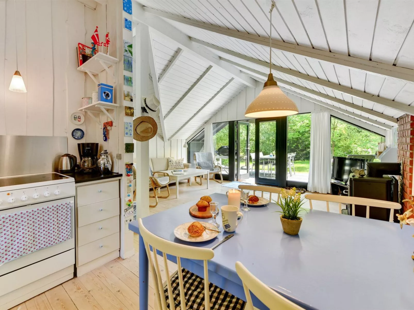 "Alika" - 200m to the fjord-Binnen