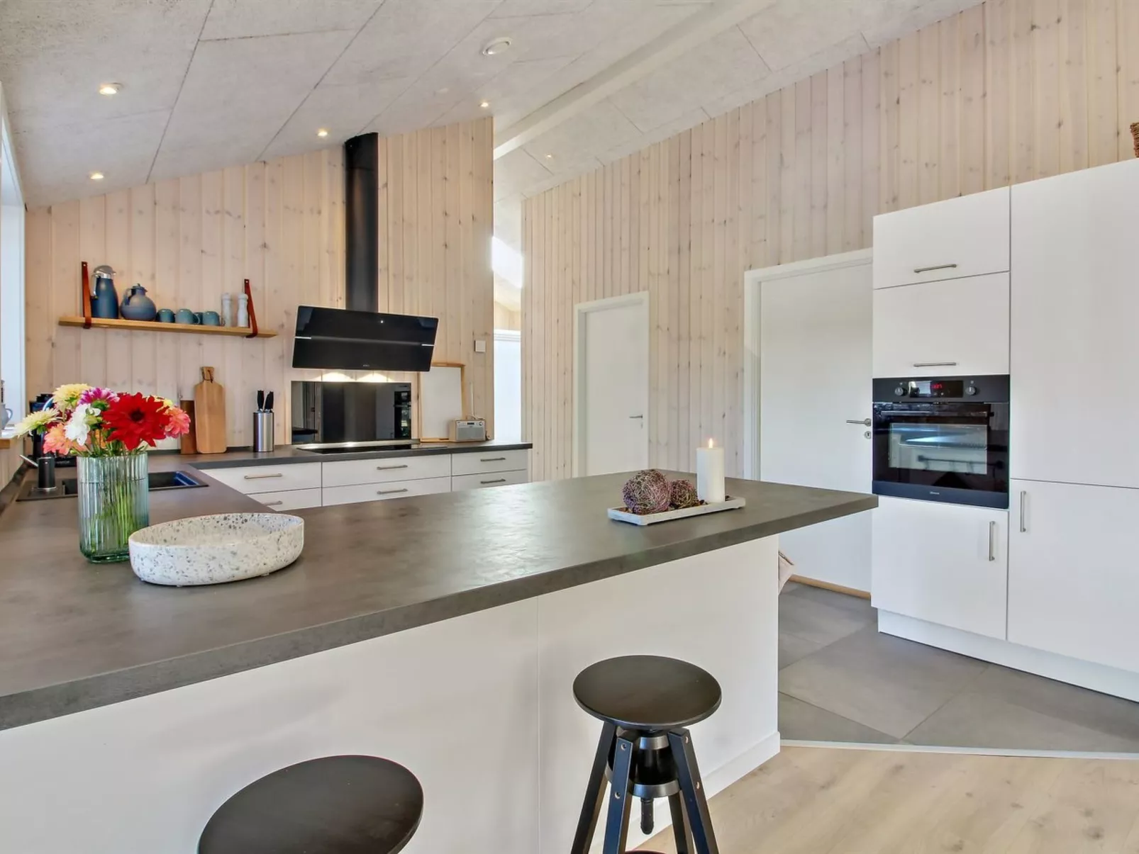 "Anuk" - 2.3km from the sea-Binnen