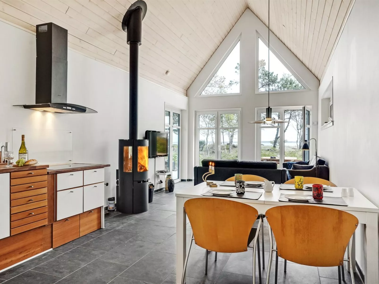 "Angelita" - 80m to the fjord-Binnen