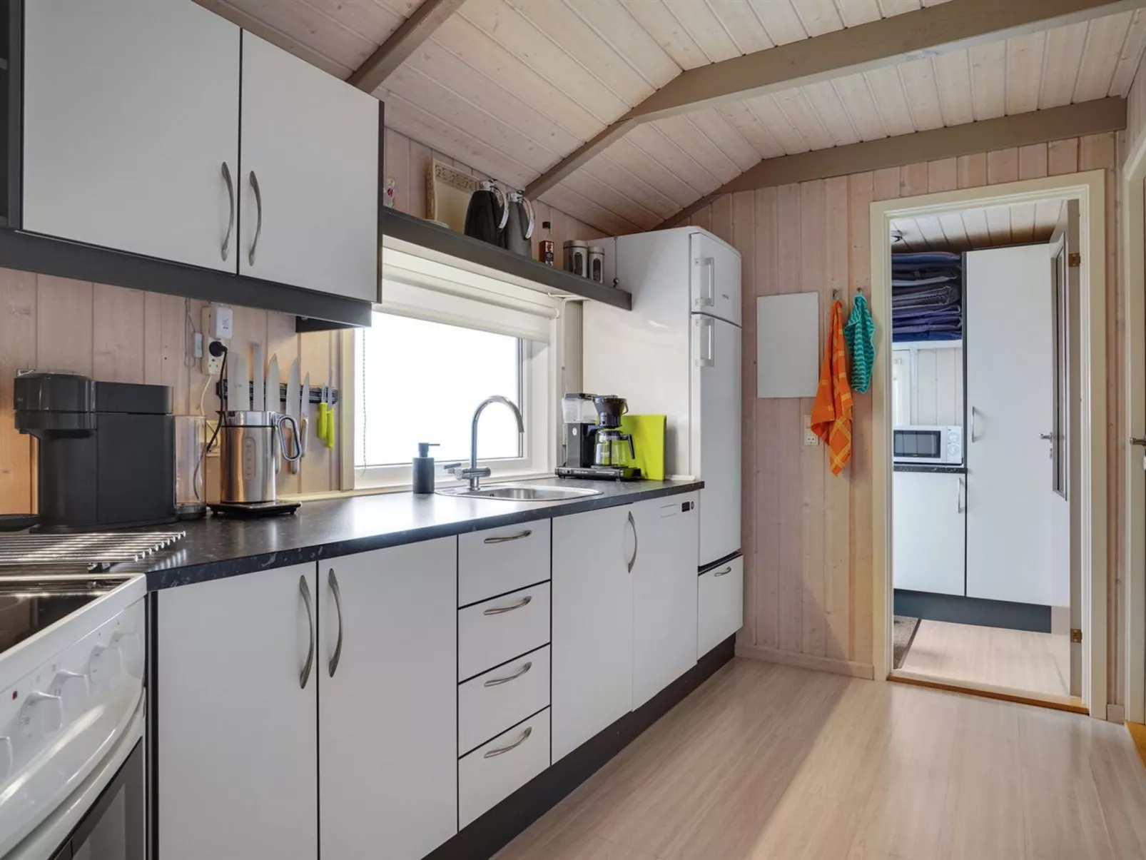 "Ebbeline" - 150m from the sea-Binnen